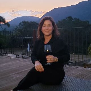 Claúdia Mendes